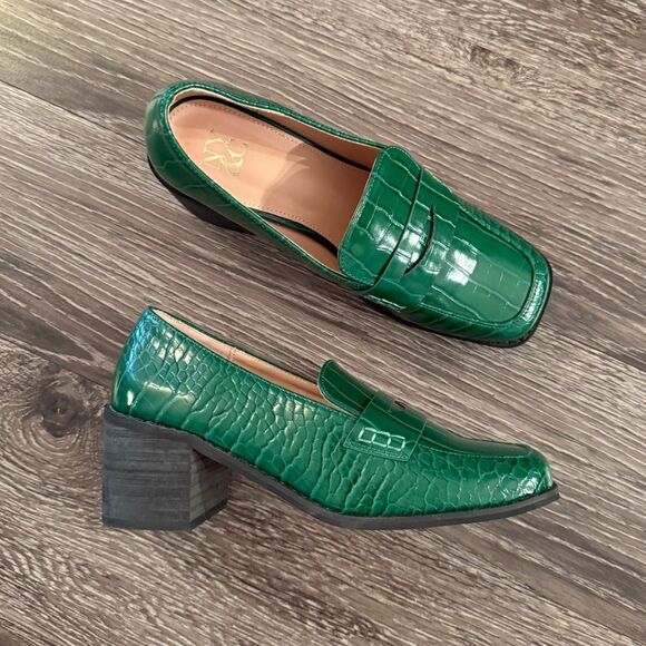 New York & Company Penny Croc Heeled Loafer - Picture 1 of 10